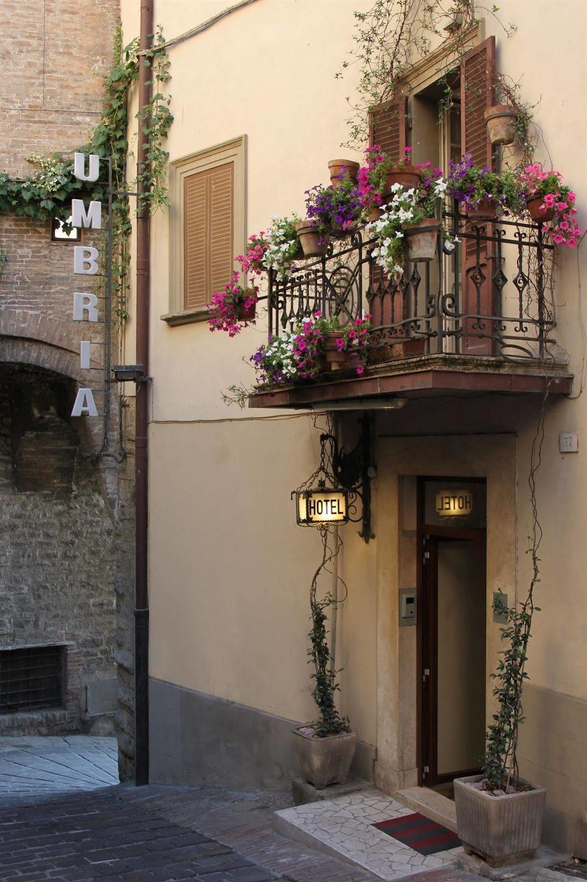 Hotel Umbria بيرودجا المظهر الخارجي الصورة